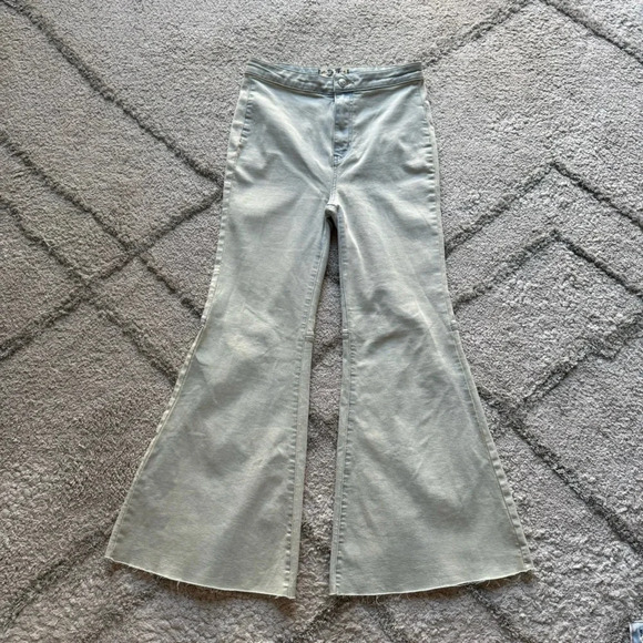 Free People We The Free jeans High Rise Youthquake super Flare Light Wash 27 - Picture 1 of 13
